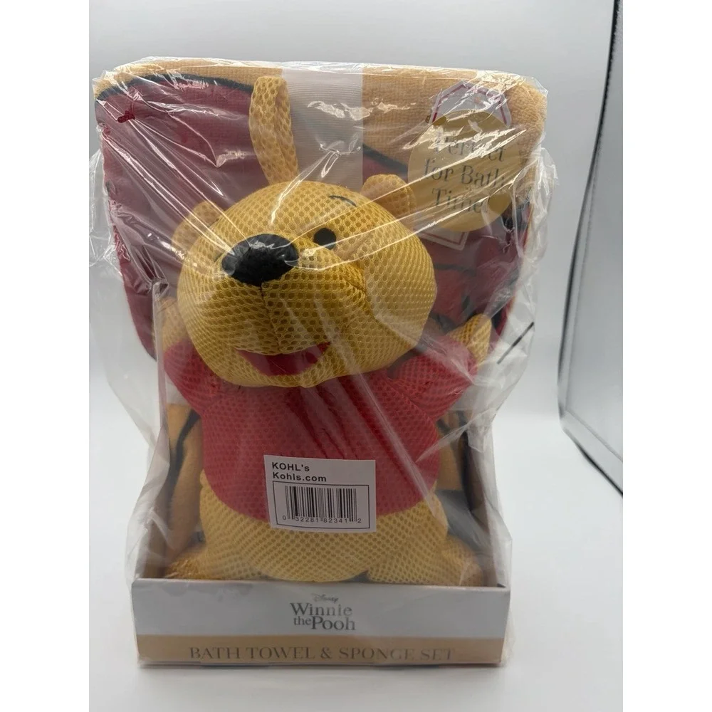 Brand new Disney Winnie the Pooh bath towel and Sponge gift set NWT